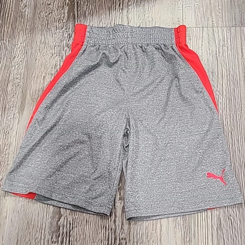 Puma Logo T-Shirt with Matching Shorts Size 7 - Picture 4 of 7